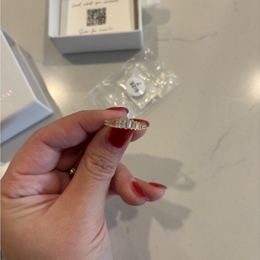 Caitlyn Minimalist Art Deco Ring – Size 7 (Brand New)